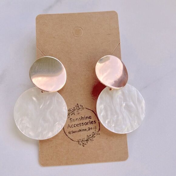 5 for$25 GOLD & WHITE DANGLE - Picture 4 of 5